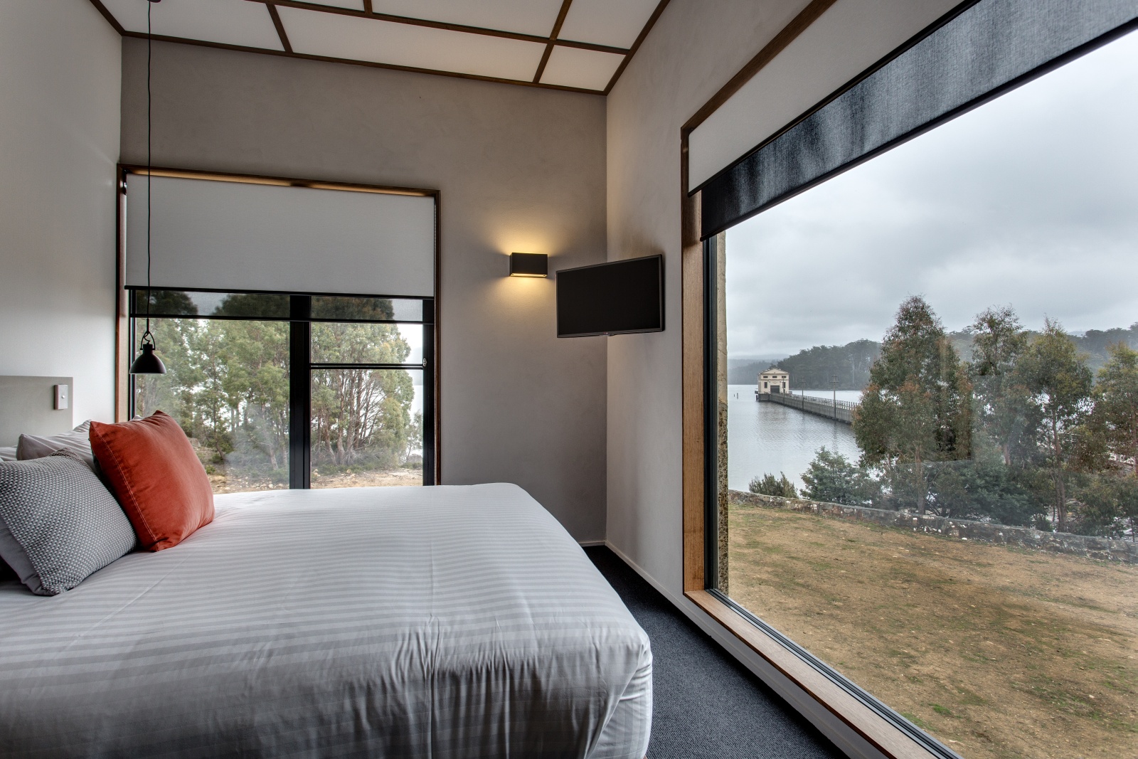 Pumphouse Point Charming Boutique Hotel Australia   s Deepest Lake
